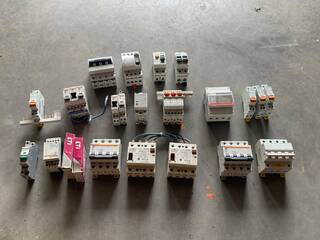 Ca. 25x Diverse automaten / aardlek schakelaars / hoofd schakelaars, E
